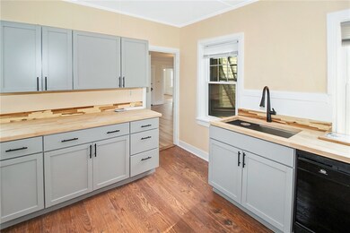 7 Bull St unit 2, Newport, RI 02840 - photo 6