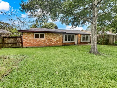 16715 Townes Rd, Friendswood, TX 77546 - photo 5