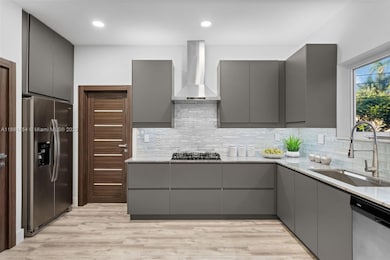 1155 Tyler St, Hollywood, FL 33019 - photo 3