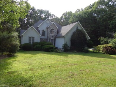 1522 Mcdaniel Dr, Asheboro, NC 27205 - photo 2