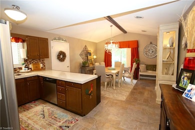 4900 Yarmouth Dr, Greensboro, NC 27407 - photo 4