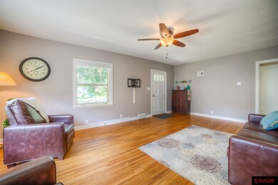 227 W 9th St, Mankato, MN 56001 - photo 4