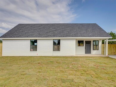 1310 Dorado Dr, Granbury, TX 76048 - photo 3