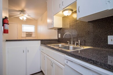 8803 Timberside Dr unit 9, Houston, TX 77025 - photo 3