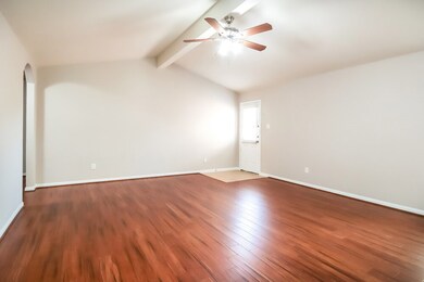 12066 Quartersawn Ln, Pinehurst, TX 77362 - photo 4