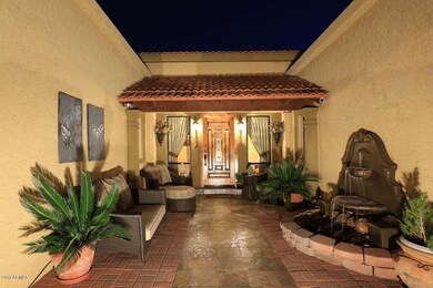 Night-Courtyard-Entry_preview