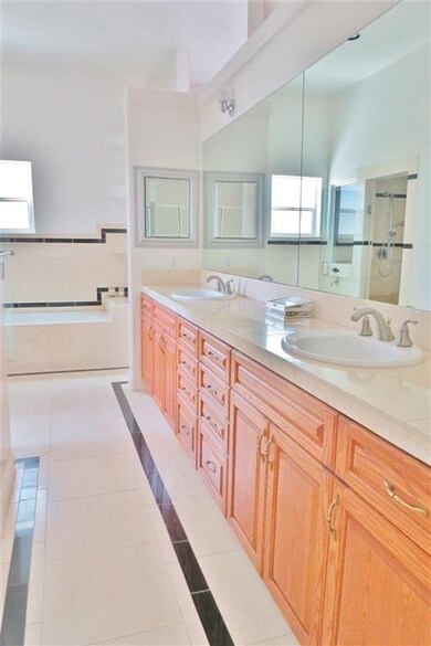 310 Tamarack Ave, Carlsbad, CA 92008 - photo 6