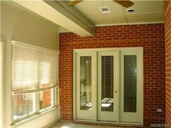 Spacious sun porch