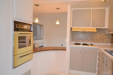 60943 Flint Ln, Bend, OR 97702 - photo 7