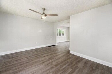 006_4a0f65_W Genessee Ave-016 (Small)