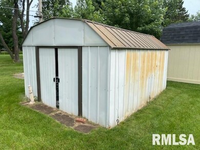 2425 2nd St, Moline, IL 61265 - photo 3