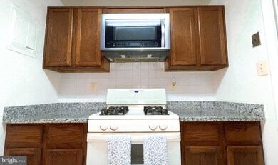 3814 Lyndhurst Dr unit 102, Fairfax, VA 22031 - photo 3