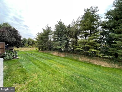 819 Sherrick Ct, Chalfont, PA 18914 - photo 5