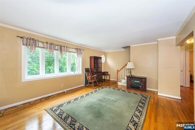 158 Woodhaven Dr, Wayne, NJ 07470 - photo 2