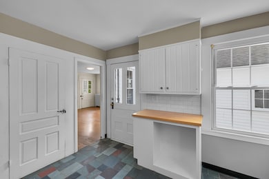 1070 Enfield St, Enfield, CT 06082 - photo 5