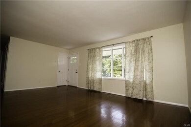 1240 Acorn Cir, Macungie, PA 18062 - photo 5