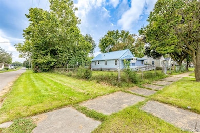 805 Alvord Ave, Flint, MI 48507 - photo 6