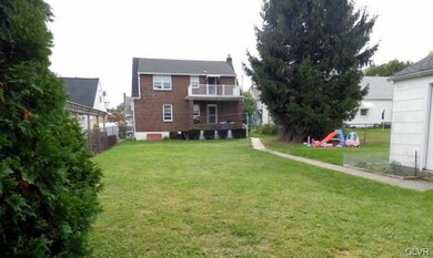 137 E Union St, Whitehall, PA 18052 - photo 4