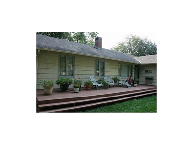 Large Front Deck..36x10!