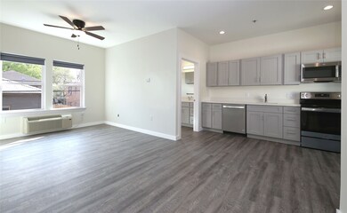 1719 Westheimer Rd unit D, Houston, TX 77098 - photo 4