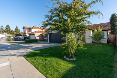 4239 W Cambridge Ave, Fresno, CA 93722 - photo 6