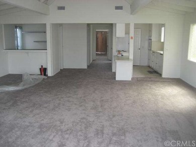 Living room/upper unit