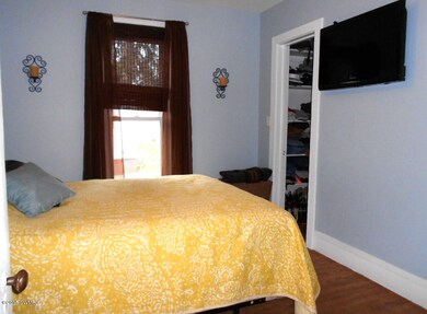 912 N Hudson St, Lowell, MI 49331 - photo 3