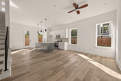 2475 Carmel St unit B, Houston, TX 77091 - photo 7