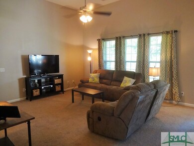 DEN/FAMILY ROOM