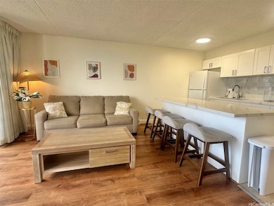 201 Ohua Ave unit T1-2405, Honolulu, HI 96815 - photo 2