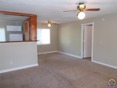 3582 SW Mayo Ave unit 3477 SW Mayo Ave, Topeka, KS 66611 - photo 3