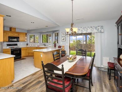 006_Dining Room