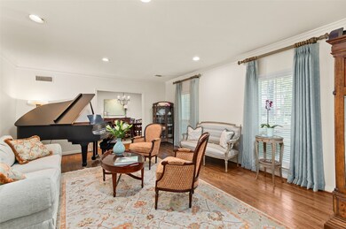 11727 Winshire Cir, Houston, TX 77024 - photo 4