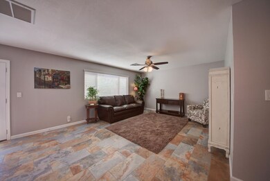 115 W Ironwood Dr-8