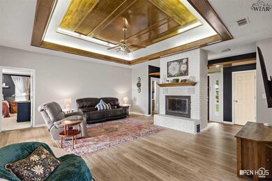 1510 Bentwood Dr, Iowa Park, TX 76367 - photo 3