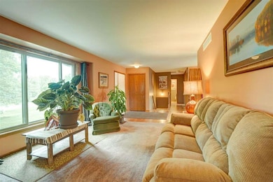 7134 N Shore Dr, Belleville, WI 53508 - photo 5