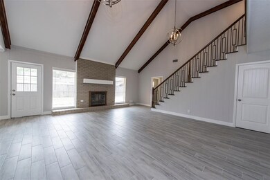 387 Stonehenge Ln, Houston, TX 77015 - photo 2