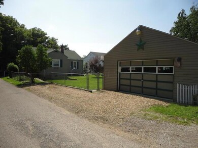 Fulton 139 - Garage