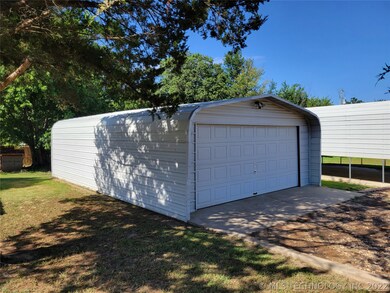 1704 Lakeview Dr, Eufaula, OK 74432 - photo 3