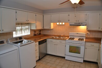 18165 Mary Ann Ln, Country Club Hills, IL 60478 - photo 7