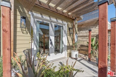 4611 W 17th St, Los Angeles, CA 90019 - photo 5