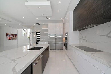 05_5220NE29thAvenue_177_Kitchen_Custom_R