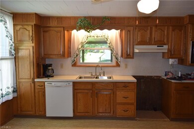 622 S 5th St, Coshocton, OH 43812 - photo 6