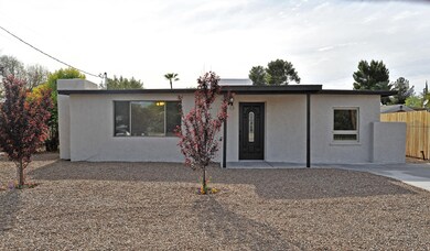 2. 2817 N Sycamore