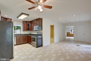 12300 Welling Ln, Bowie, MD 20715 - photo 5