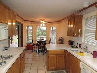 Kitchen. Kitchen/breakfast area