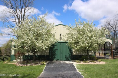 3 6 Stall Barn & Tack Room