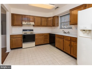 643 Cascade Dr S, Mount Laurel, NJ 08054 - photo 5