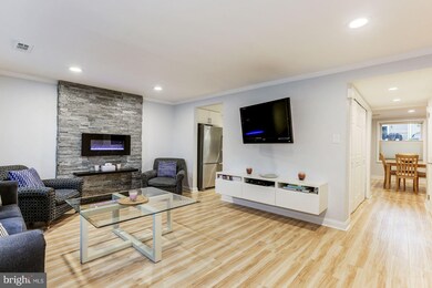 22424 Stablehouse Dr, Sterling, VA 20164 - photo 4