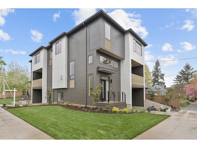 5305 NE 35th Place, Portland, OR 97211 - photo 3